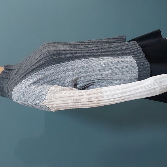 NWT Time And Tru Color Block Mock Neck Knit Sweater Womens Size Small - Picture 4 of 10